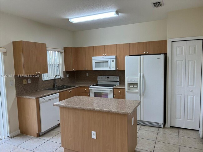 Foto del edificio - 1581 SE 31st Ct