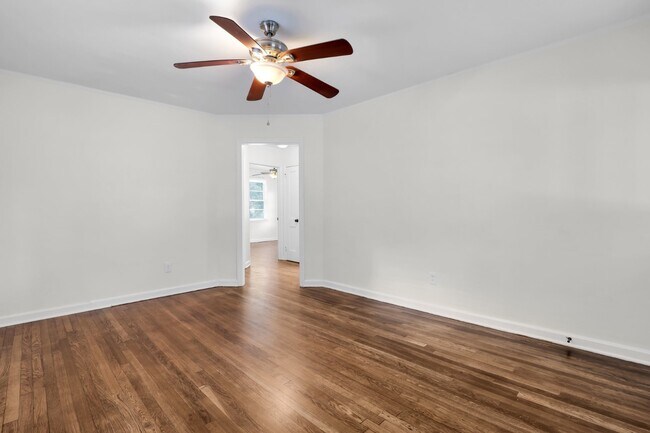 Foto del edificio - 1305 E 71st St
