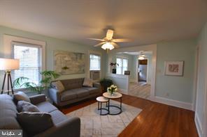 Foto del edificio - 909 Maplewood Ave