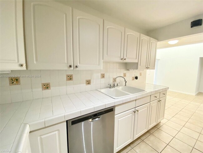 Building Photo - 3 br, 2.5 bath House - 11377 SW 85th Lane ...