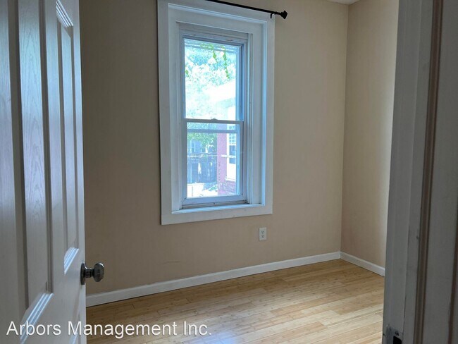 Building Photo - 2 br, 1.5 bath House - 115 1/2 44th St