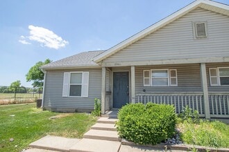 Building Photo - 2858/2860 Plaza Ct