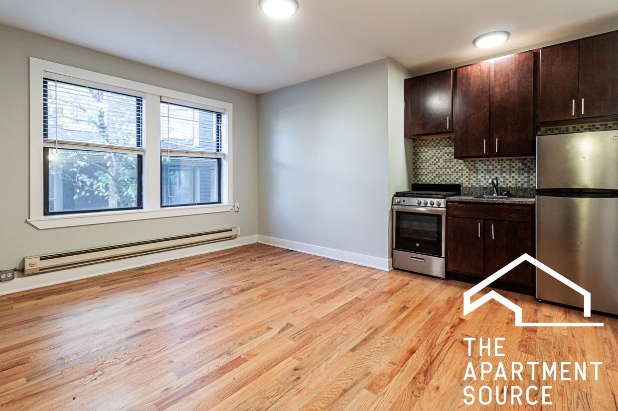 Foto principal - 4546 N Damen Ave