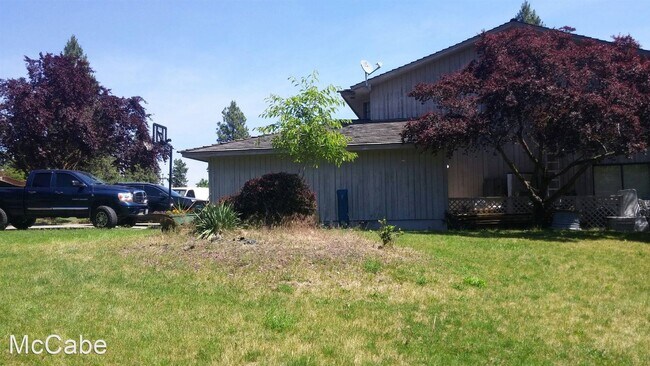 Building Photo - 4 br, 3 bath House - 5718 N Ella Street