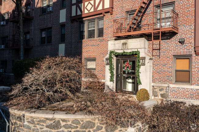 Building Photo - Evelyn Court Apartment