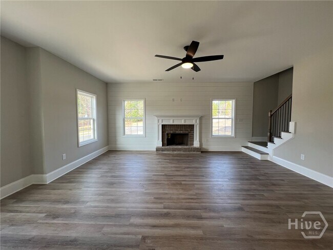 Foto del edificio - 1441 Willow Creek Dr