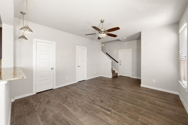 Foto del edificio - AVAILABLE NOW! Beautiful 3 bedroom Luxury Duplex, New Braunfels, Texas!