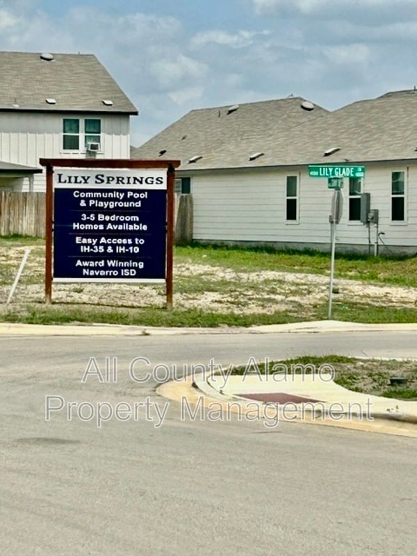 Building Photo - 4153 Bermuda Ln