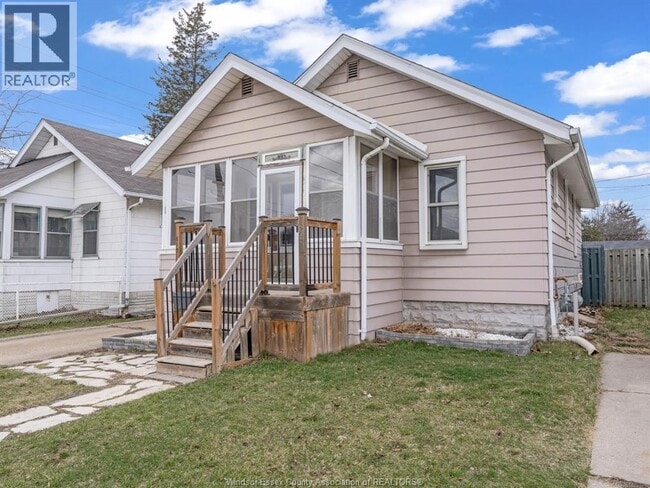 Building Photo - 410 Foch Ave