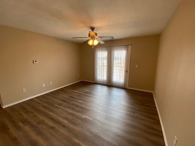 Foto del edificio - 1040 S Clifton Ave