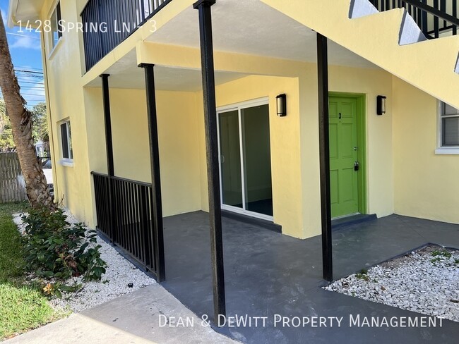 Building Photo - Clearwater APT - 2/2 For Rent