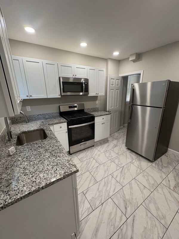 Foto principal - 2254 Cecil Ave