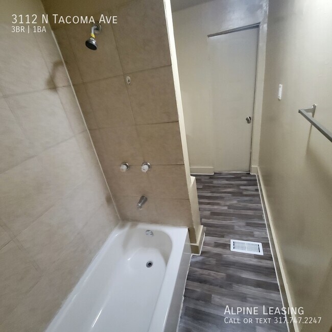 Foto del edificio - Martindale-Brightwood 3BR House for RENT!