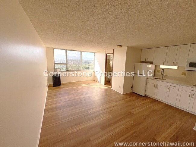 Building Photo - 1060 Kamehameha Hwy