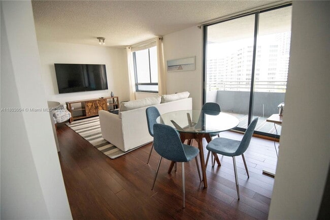Foto del edificio - 1330 West Ave