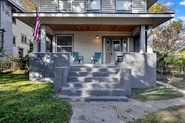 Building Photo - 2348 Court R