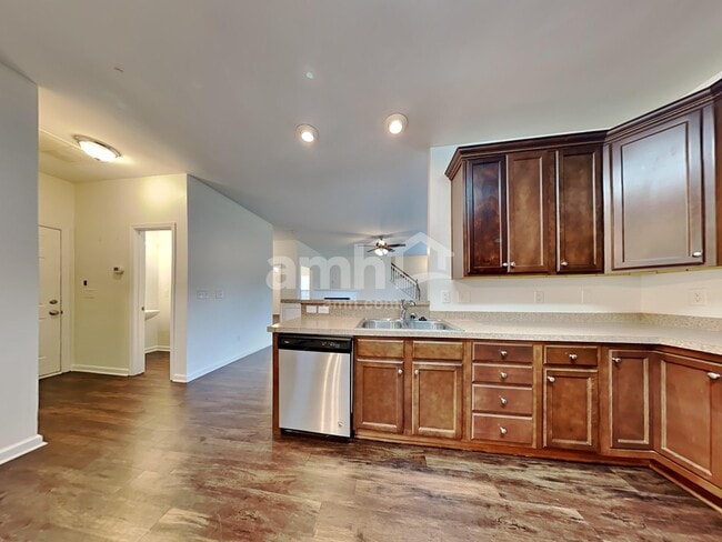 Building Photo - 105 Brick Greens Ct