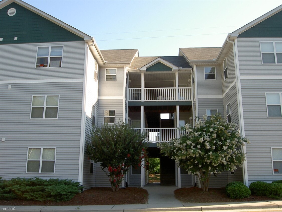 Primary Photo - 4 br, 4 bath Condo - 1440 Collegeview Ave
