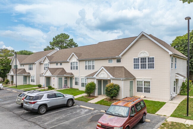 Building Photo - Riverchase Apartments