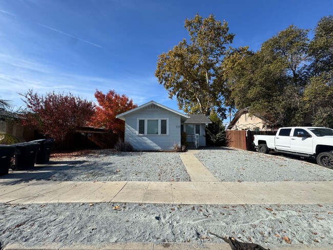 Building Photo - Cozy house close to downtown in the Histor...