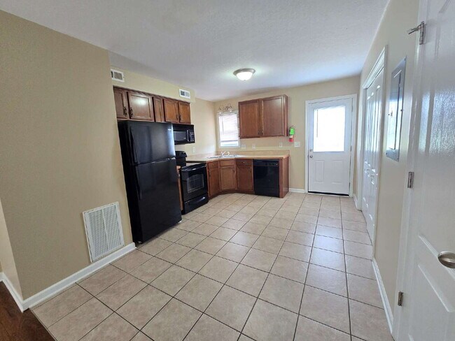 Building Photo - 805A OAK ARBOR CT CLARKSVILLE, TN 37040