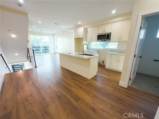 Foto del edificio - 6628 Camellia Ave