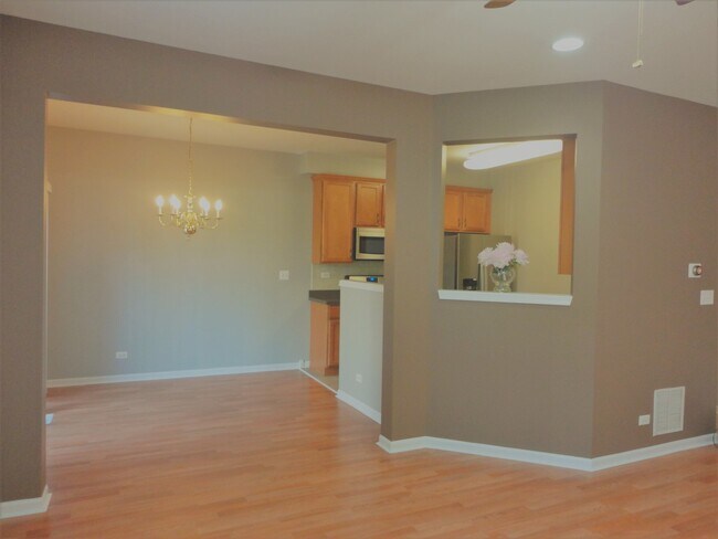 Building Photo - 1475 Yellowstone Dr