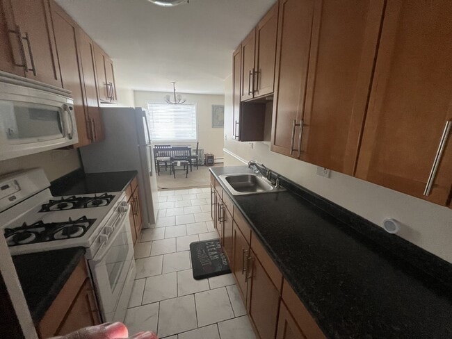 Building Photo - 5680 N Elston Ave