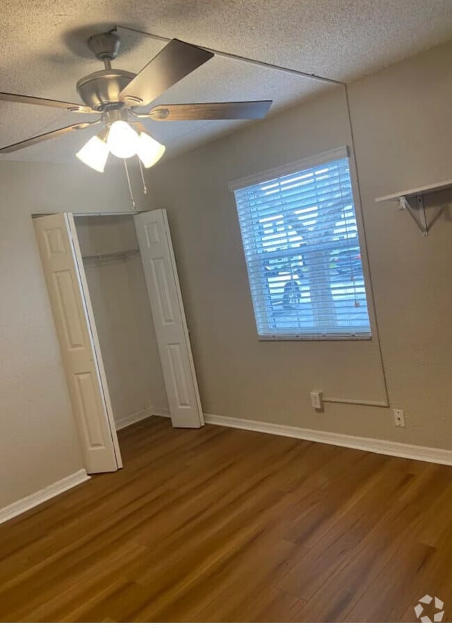 Building Photo - 233 Lewfield Cir
