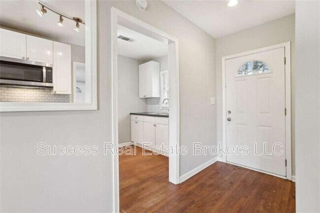 Foto del edificio - 1840 Camellia Dr