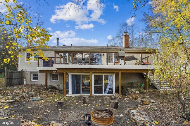 Building Photo - 3703 Sanders Ln