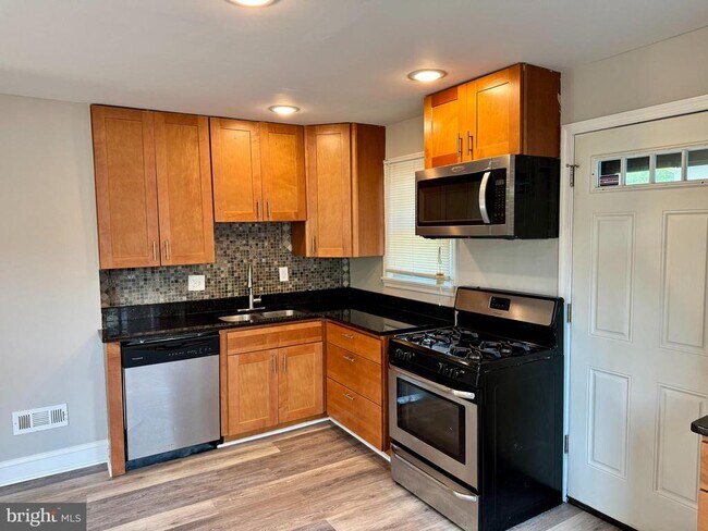 Foto del edificio - 7204 Glenridge Dr