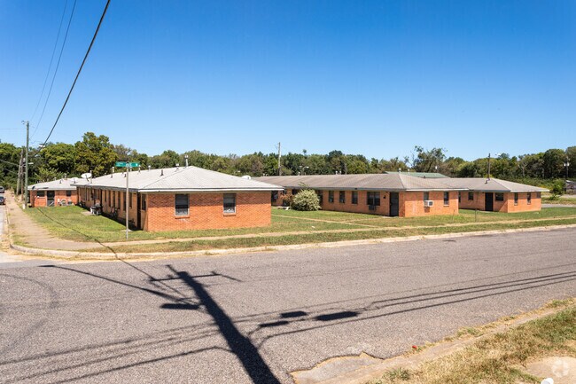 Foto del edificio - Norwood Plaza Apartments