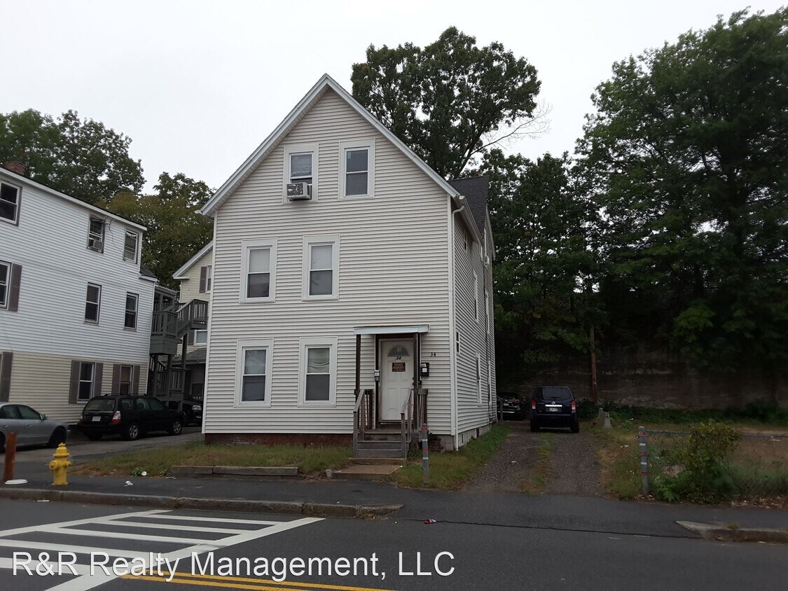 34 Canterbury St, Worcester, MA 01610 Room for Rent in Worcester, MA