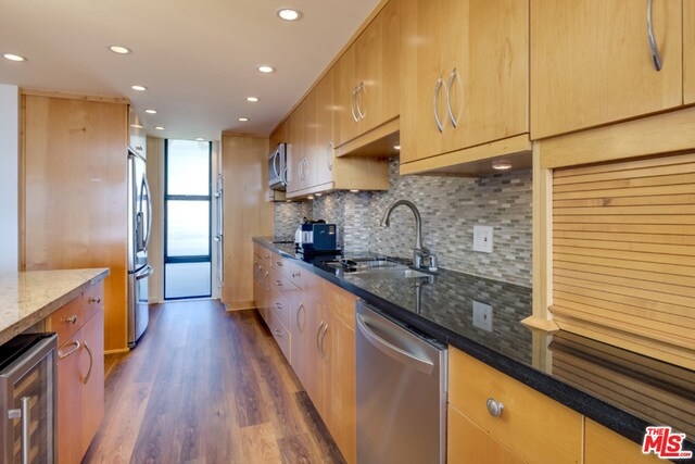 Foto del edificio - 4335 Marina City Dr