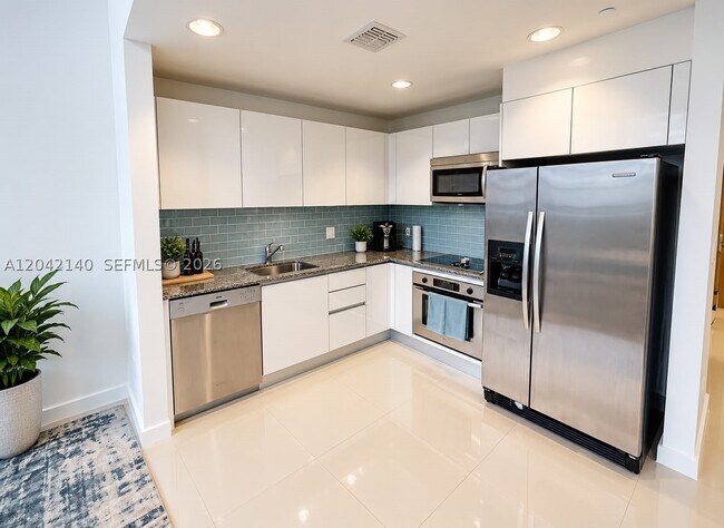 Building Photo - 1050 Brickell Ave