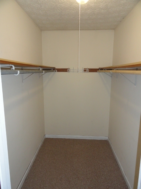 Building Photo - 2870 Lakemont Dr SW