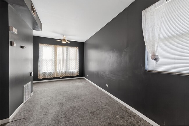 Building Photo - 1144 W 68th St