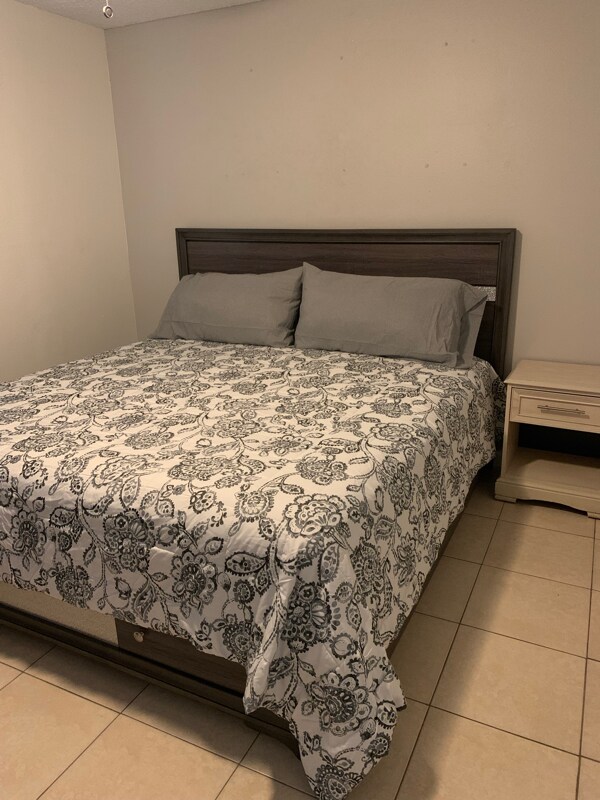 Foto del edificio - 4253 Stewart Ave