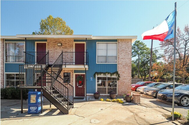 Building Photo - 816 Oak St