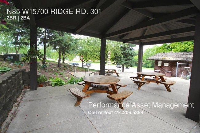 Foto del edificio - N85W15700 Ridge Rd