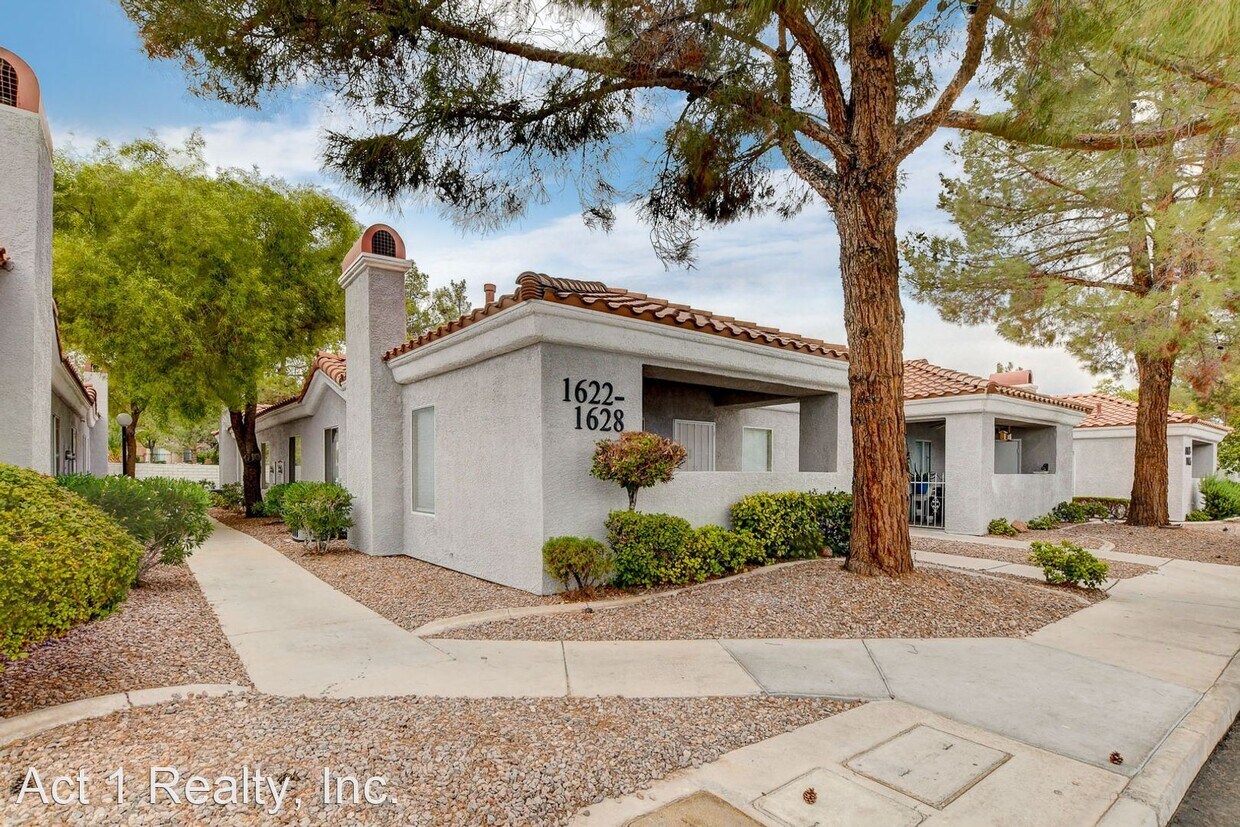 2 br, 2 bath House 1624 N Jones Blvd House for Rent in Las Vegas