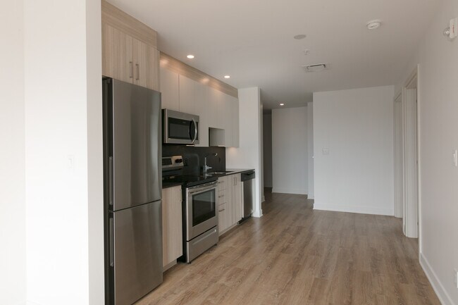 Building Photo - 30 Saint-Joseph