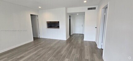 Building Photo - 4848 NW 24th Ct