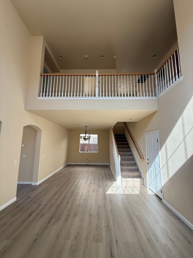 Foto del edificio - Come Check out this Lovely 4 Bedroom 2.5 B...