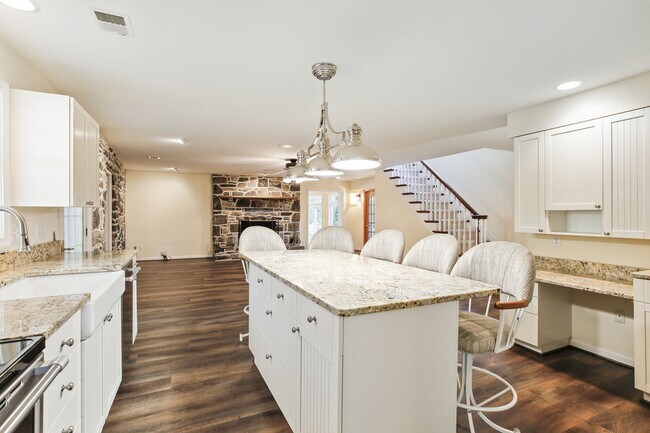 Foto del edificio - Unique 4BR Farmhouse with Modern Comfort o...