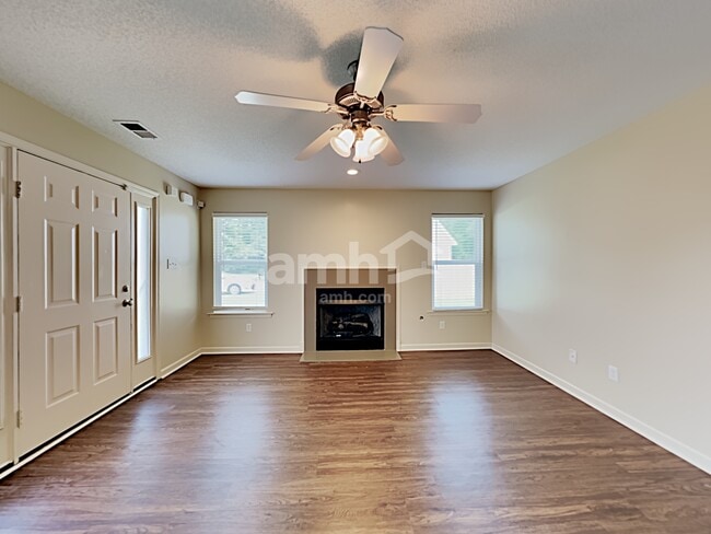 Building Photo - 6620 Hollister Ln