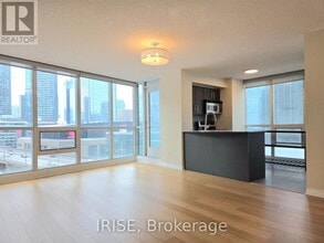 Building Photo - 16 Yonge St