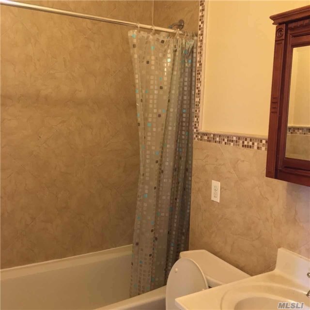 Building Photo - 121-12 25th Rd