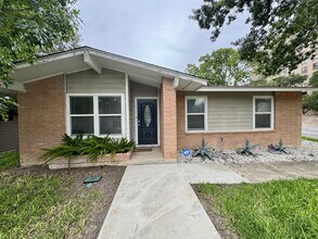 Building Photo - 1723 Corita St